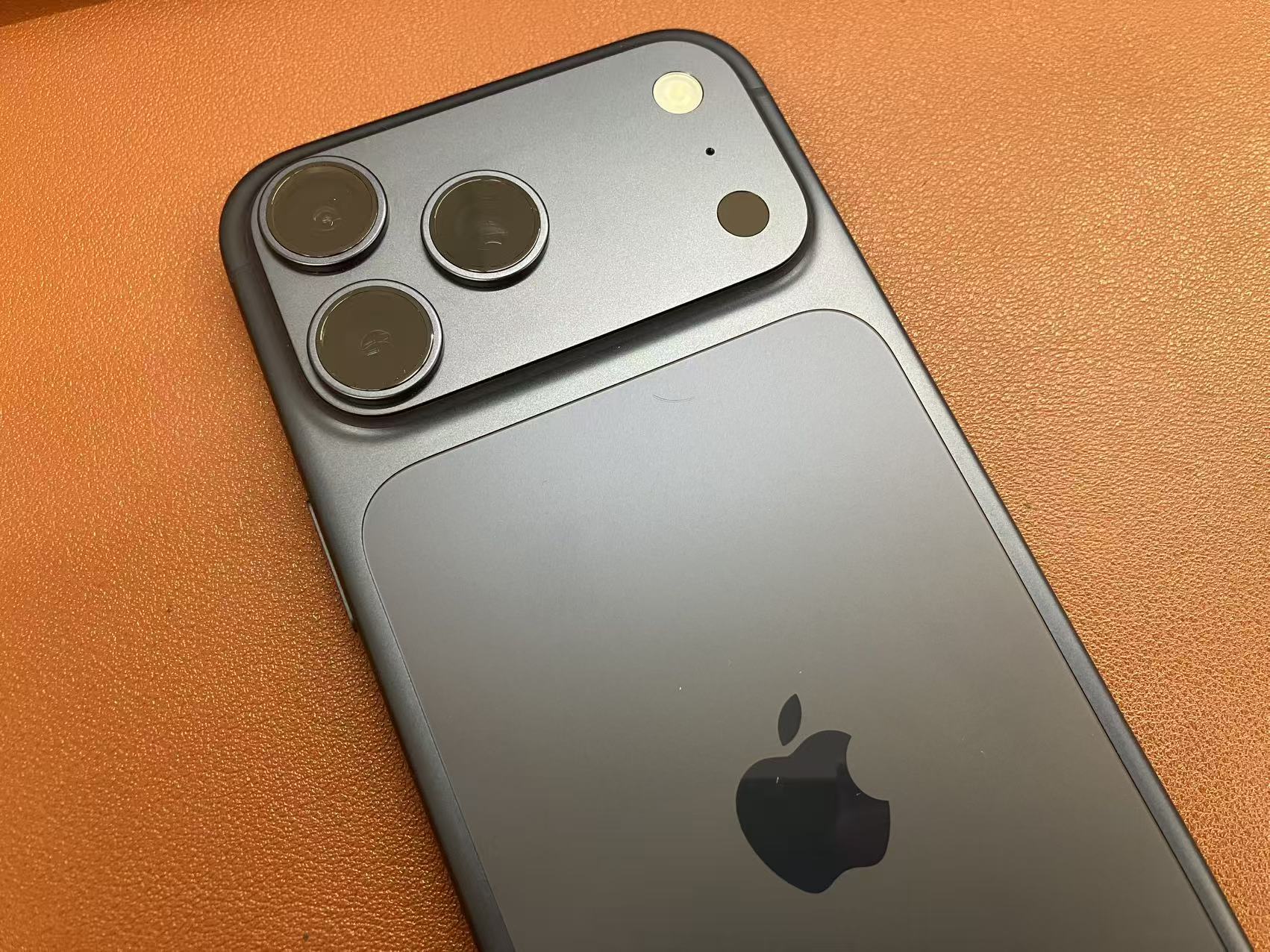 【品川よりご来店】iPhone17ProMaxの画面交換修理をご依頼いただきました！